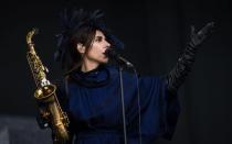 PJ Harvey experimentierte im Lauf der Jahre mit verschiedensten Klängen zwischen Punk-Blues und Avantgarde-Rock, weshalb sich die Fans bei ihr bis heute auch nicht langweilen. 2016 landete sie sogar ihre erste Nummer eins in Großbritannien ("The Hope Six Demolition Project"). Zuletzt betrieb die inzwischen 52-Jährige viel Archiv-Arbeit, im Januar 2022 erschien eine Neuauflage von "Let England Shake" mit viel Bonusmaterial. (Bild: Getty Images/Ian Gavan)