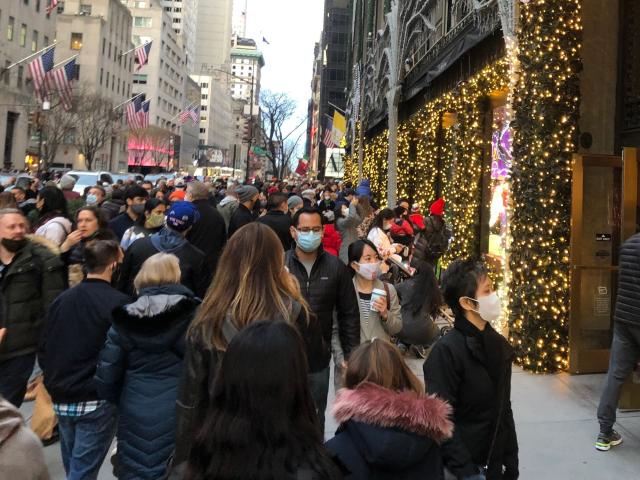 A New York City Guide To Holiday Shopping On Fifth Avenue