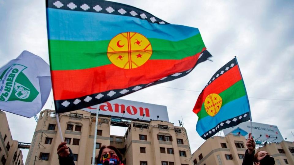 Banderas mapuches en Chile