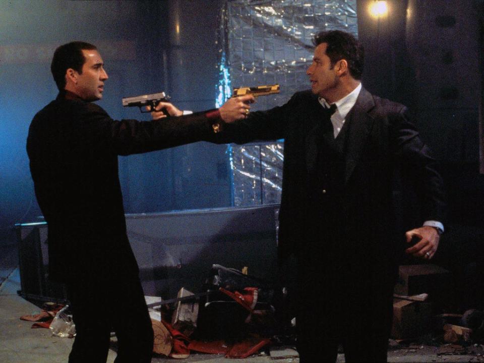 Cage y Travolta se enfrentan en Face/Off (Moviestore/Shutterstock)