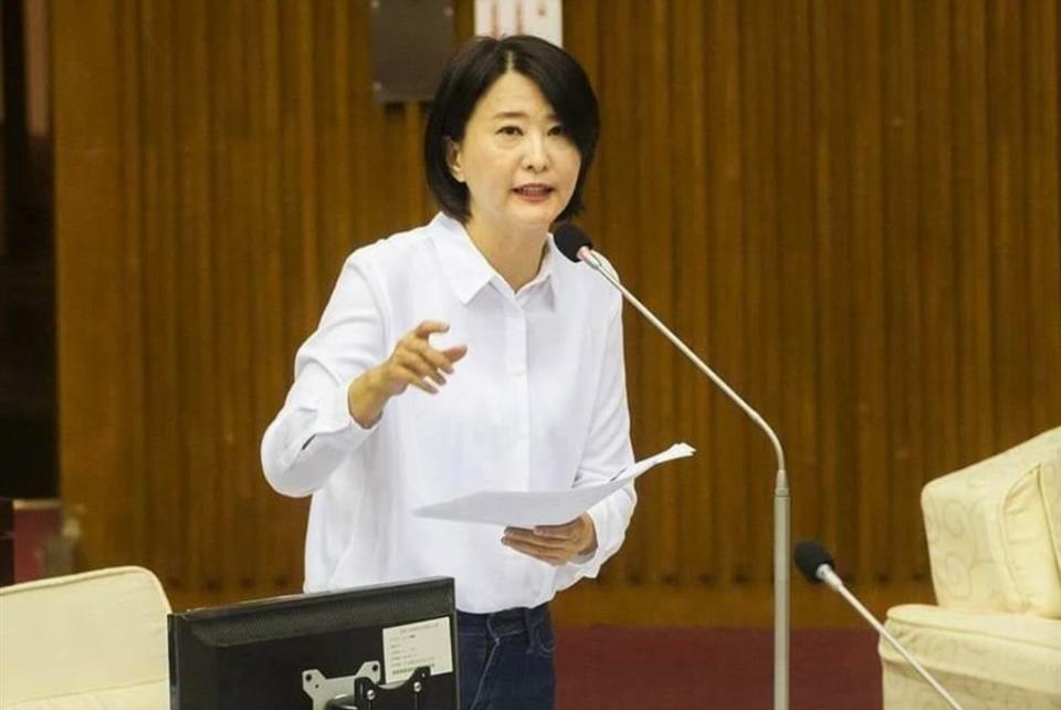 藍營的王鴻薇才連任議員立即加入補選立委，為她輔選的葉林傳極具爭議的勒索行徑與黑道一樣，竟有臉抹黑吳怡農為黑道。圖／王鴻薇粉專