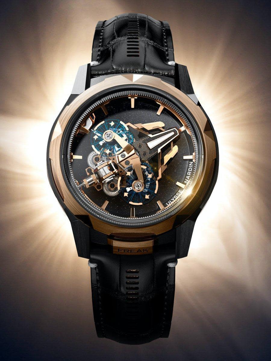 雅典Freak S腕錶，於卡羅素機芯上裝配二組傾斜式的擒縱結構，並以中央差速齒輪統合二者的時間計算。整只手錶的設計概念與視覺效果，都非常強烈。定價約NT$4,297,800。
