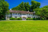 <p>The current owners purchased the estate in 2007 and made renovations throughout the property. <br> It was originally designed by architect Arthur C. Jackson and built in 1971. <br> (Christie’s International Real Estate) </p>