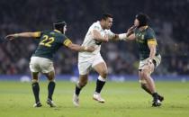 Britain Rugby Union - England v South Africa - 2016 Old Mutual Wealth Series - Twickenham Stadium, London, England - 12/11/16 England's Ben Te'o in action with South Africa's Johan Goosen (L) Action Images via Reuters / Henry Browne