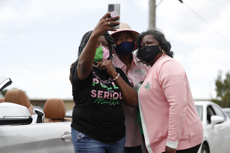 Members of Alpha Kappa Alpha Sorority 