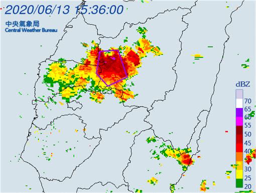 氣象局針對4縣市發布大雷雨即時訊息。（圖／翻攝自氣象局）