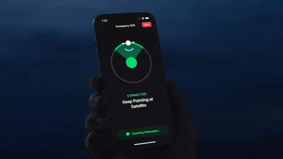 iPhone 14 Emergency SOS via satellite