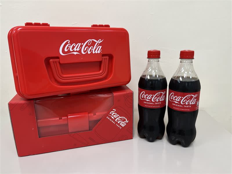 OKmart與可口可樂獨家合作推出「可口可樂多層收納箱」換購活動。（圖／超商業者提供）
