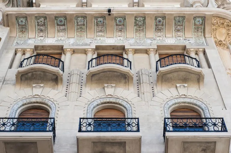 Antes de su refacción, el edificio patrimonial catalogado como Monumento Histórico Nacional, estaba derruido, intrusado y olvidado