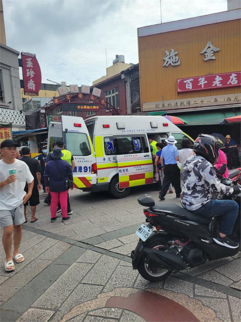 快新聞／疑煞車失靈！彰化鹿港玉珍齋遭轎車衝撞　2男受傷送醫