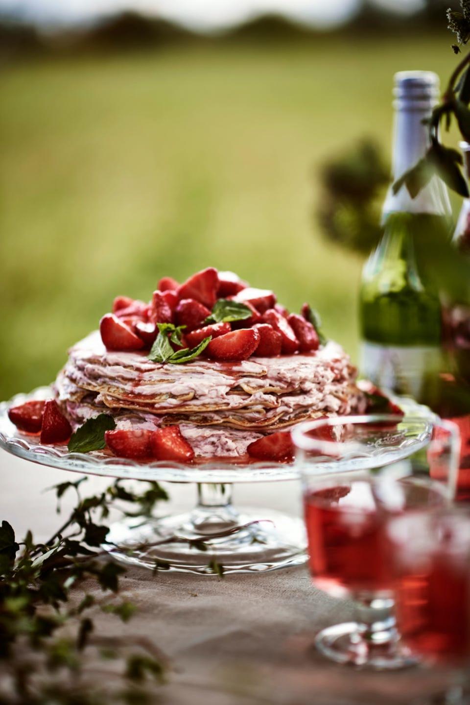 <p>Impress guests by serving up delicious Victoria sponge cake at your Jubilee street party. Made from glass, it also comes with a handy lid to keep flies or dust from ruining the delicious contents.</p><p><a class="link " href="https://www.ikea.com/gb/en/p/arv-broellop-serving-stand-with-lid-clear-glass-40125550/" rel="nofollow noopener" target="_blank" data-ylk="slk:BUY NOW, £15;elm:context_link;itc:0;sec:content-canvas">BUY NOW, £15</a></p>