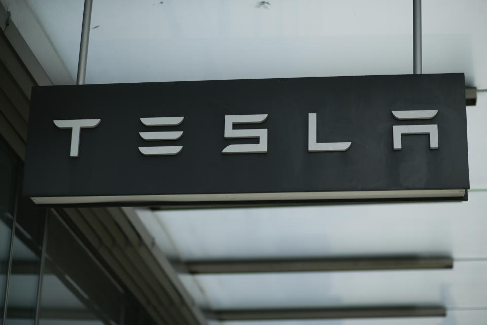 NEW YORK, NY - APRIL 26: Exterior view of a Tesla showroom on April 26, 2022 in New York City. Tesla Inc. shares TSLA, -11.17% dipped slightly in afternoon trading, after Chief Executive Elon Musk reached an agreement to acquire Twitter Inc. (Photo by Kena Betancur/VIEW press via Getty Images)