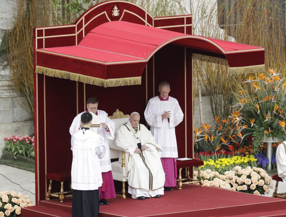 Pope Francis celebrates Easter Mass in St. Peter's Square at the Vatican, Sunday, April 21, 2019. (AP Photo/Andrew Medichini)