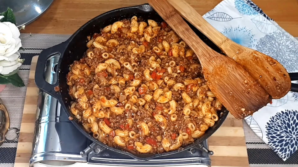 spaghetti with elbow noodles and minced meat