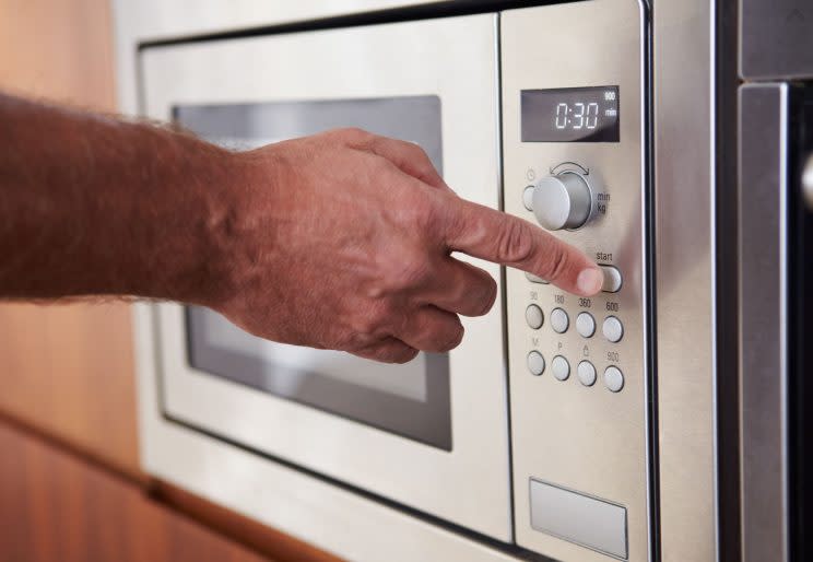 7 Things That Are Not Microwave Safe