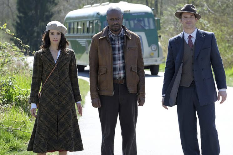 Abigail Spencer, Malcolm Barrett, and Matt Lanter in Timeless</i (Credit: Joe Lederer/NBC)