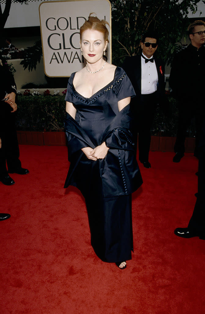 Julianne Moore, 55th Annual Golden Globe Awards, 1998 golden globes,