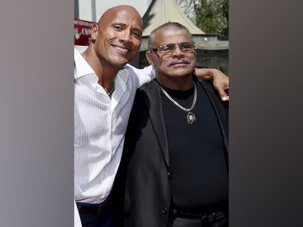 Dwayne Johnson with father Rocky Johnson
