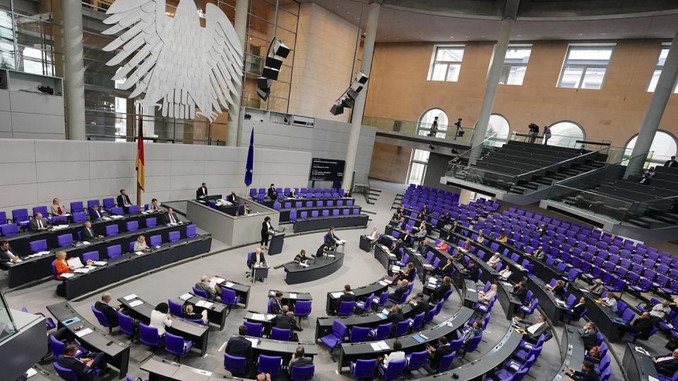 Der Bundestag hat eine milliardenschwere Entlastung der Kommunen in der Corona-Krise beschlossen (Bild: dpa)