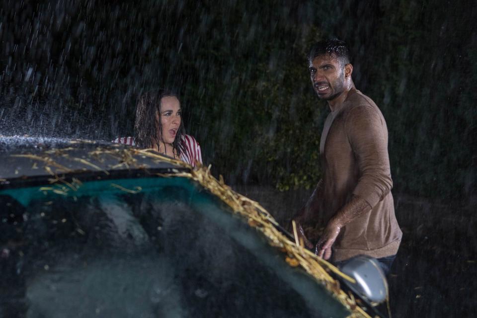 Thursday, October 24: Sami's car trouble disrupts Sinead's plans