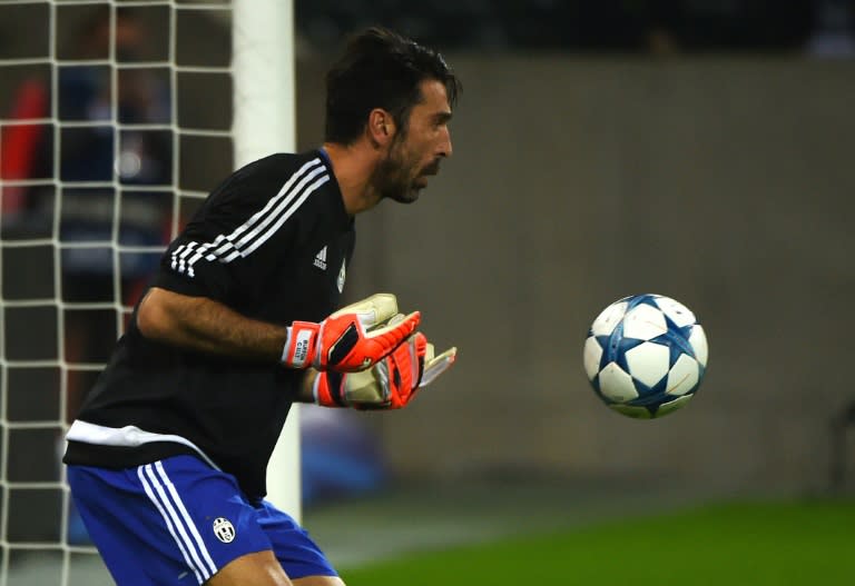 Juventus' goalkeeper Gianluigi Buffon warms up on November 3, 2015