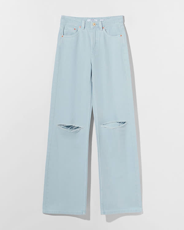 Vaqueros wide leg de Bershka con tiro alto y rotos en las rodillas