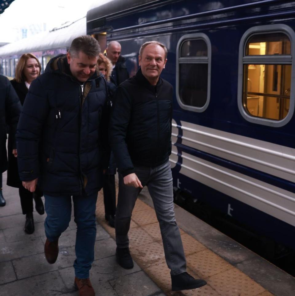 Donald Tusk arrived in the Ukrainian capital on a train on Monday morning