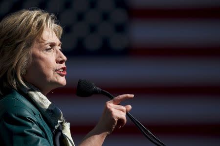 Democratic presidential candidate Hillary Clinton holds a rally with grassroots supporters in Alexandria, Virginia, October 23, 2015. REUTERS/Jonathan Ernst