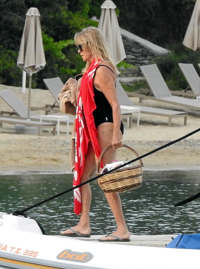 Goldie Hawn looks ageless in black bathing suit during Greece