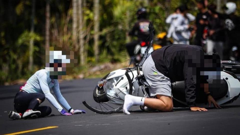 17歲重機騎士追撞高檔公路車。（圖／翻攝自重機車友 ❘ 各區路況天氣、資訊分享中心）