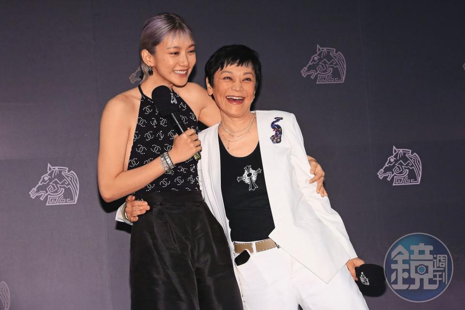 袁澧林（左）有「香港文青女神」之稱，曾因《窄路微塵》一片獲得金馬獎最佳女主角的提名。右為張艾嘉。
