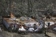 <p>Une personne est morte et au moins cinq autres ont été hospitalisées avec des blessures sérieuses après le passage d'une tornade sur la ville de de Fultondale, dans le comté de Jefferson (Alabama), aux Etats-Unis. </p>