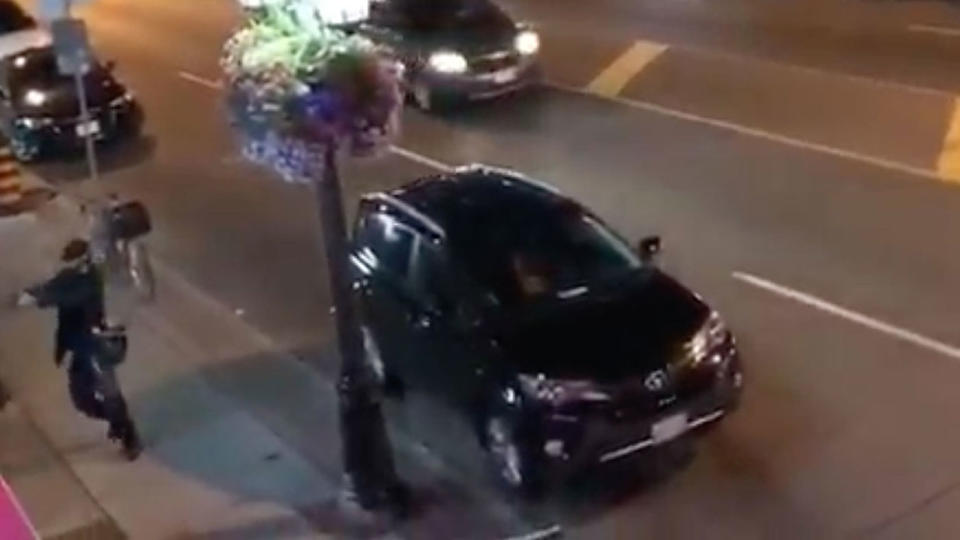 The moment a gunman opens fire in Toronto, Canada. Source: Twitter/ stilez