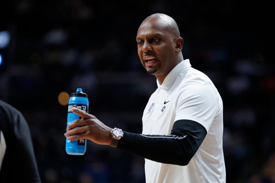 Memphis head coach Penny Hardaway reacts to a play against Florida Atlantic at Nationwide Arena.