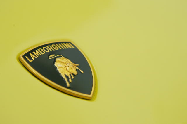 Primeiro supercarro da Lamborghini vai a leilão