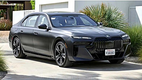 BMW預告2023經典骨董車展將推出3款特殊車款，電動高性能車i7 M70