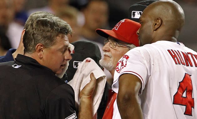 Torii Hunter Tosses Gear Across Baseball Field in Epic Outburst