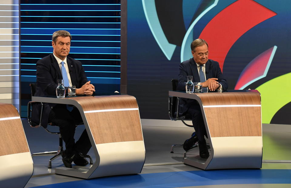 Markus Söder und Armin Laschet in der TV-Runde der Spitzenkandidaten vor der Wahl (Bild: Tobias Schwarz/Pool via REUTERS)