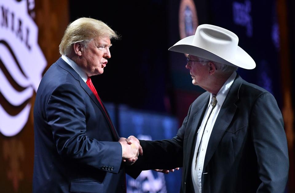 US President Donald Trump shakes hands with Arizona farmer Jim Chilton during the annual American Farm Bureau Federation convention in the Ernest N. Morial Convention Center in New Orleans, Louisiana on January 14, 2019. (Photo: MANDEL NGAN/AFP/Getty Images)