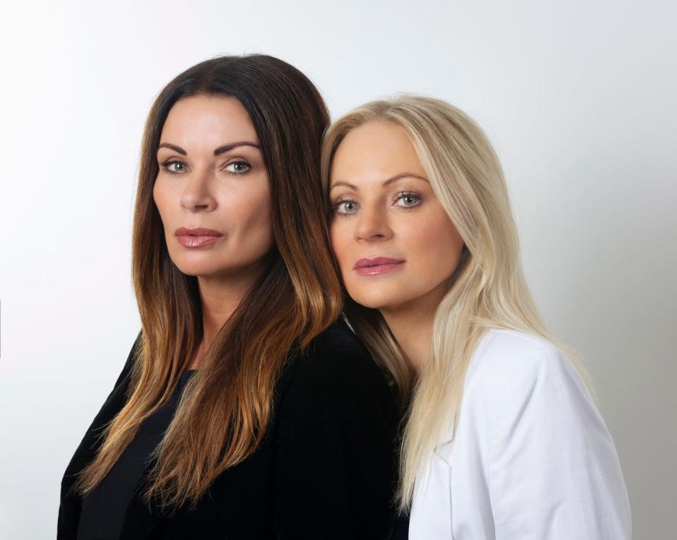 embargo 2100 28092024 Carla Connor and DS Lisa Swain in Coronation Street