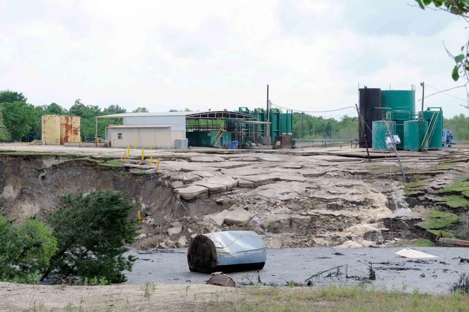 AP Photo/Pat Sullivan The Daisetta, Texas sinkhole in 2008