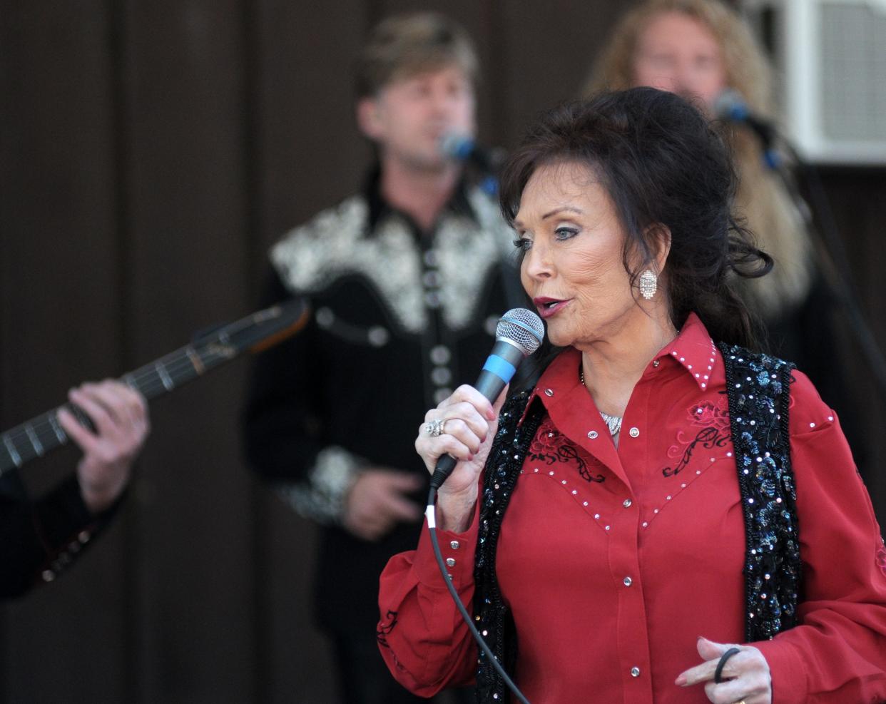 Loretta Lynn performs at Indian Ranch in 2010.