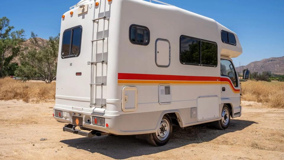 1996 isuzu elf camper rear