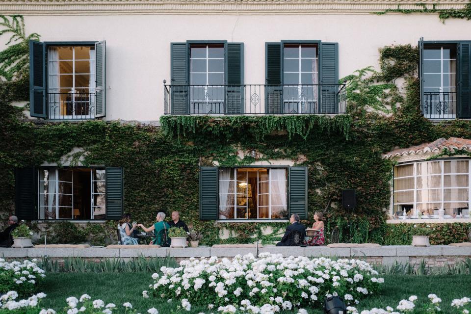 Just Outside of Madrid, This Countryside Wedding Combined Spanish and Filipino Traditions