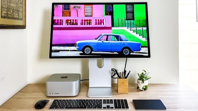 Compared: Apple Studio Display vs Samsung Smart Monitor M8