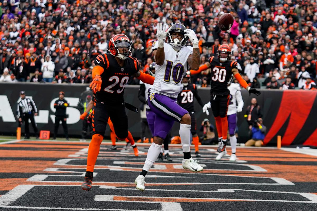 Bengals survive scare vs. Ravens: Cincinnati's defense shines to