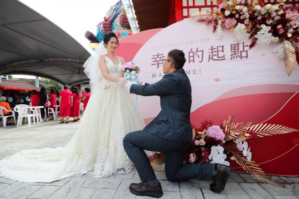 2022新竹市民聯合婚禮將於十月八日於古奇峰普天宮甜蜜登場，八月一日上午十時起開放線上報名。(記者曾芳蘭攝)