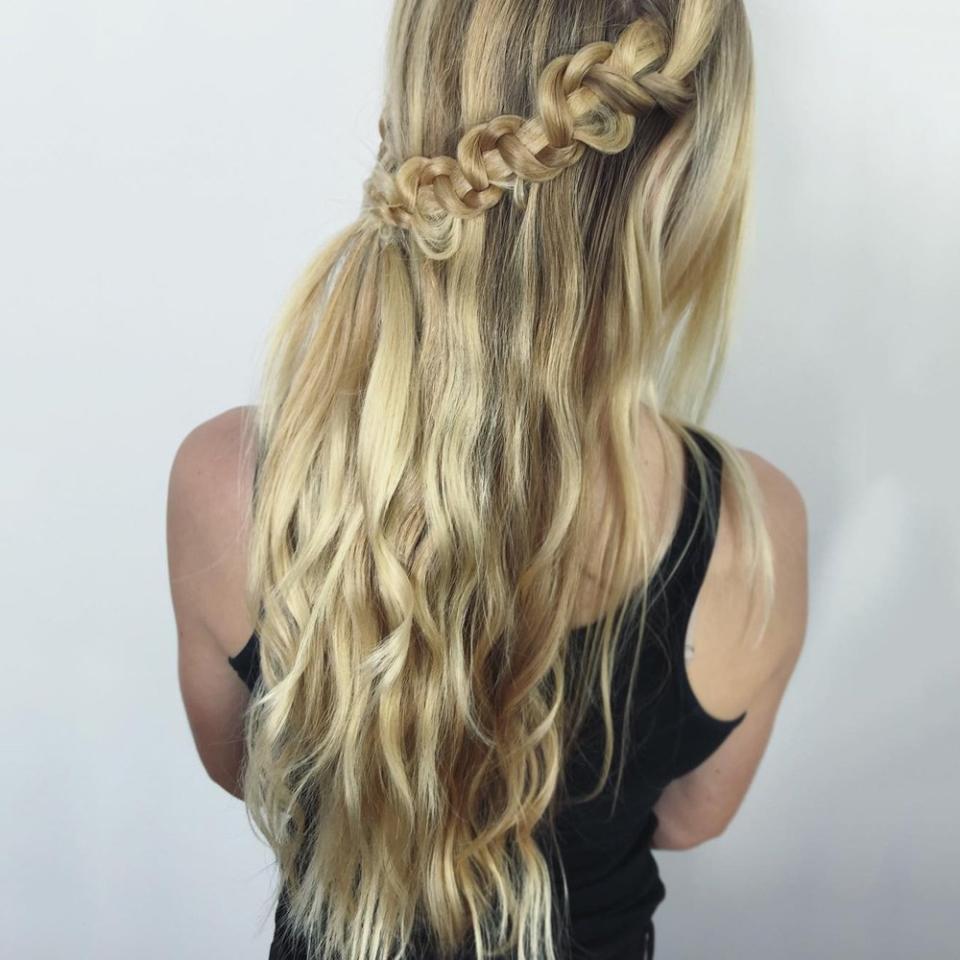 Snake Braids on Relaxed Waves