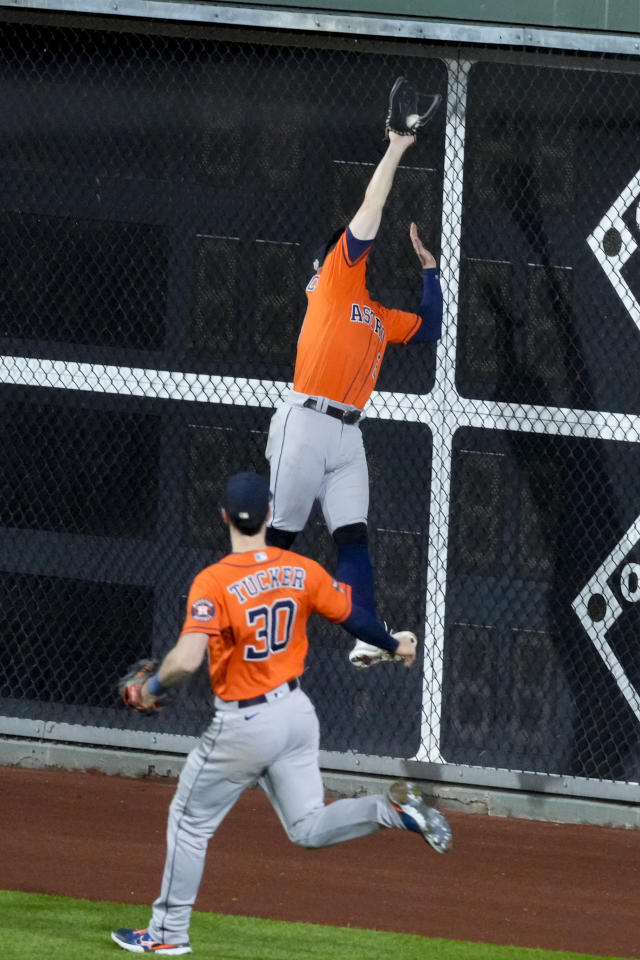 Highlight] Chas McCormick makes a great grab to rob Realmuto of