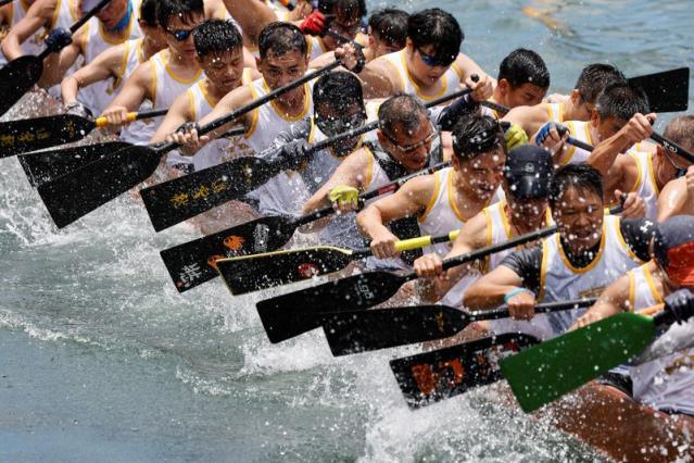 Return of the dragon: Hong Kong welcomes back drum beats and crowds for  Dragon Boat Festival, but race turnout still below pre-pandemic levels